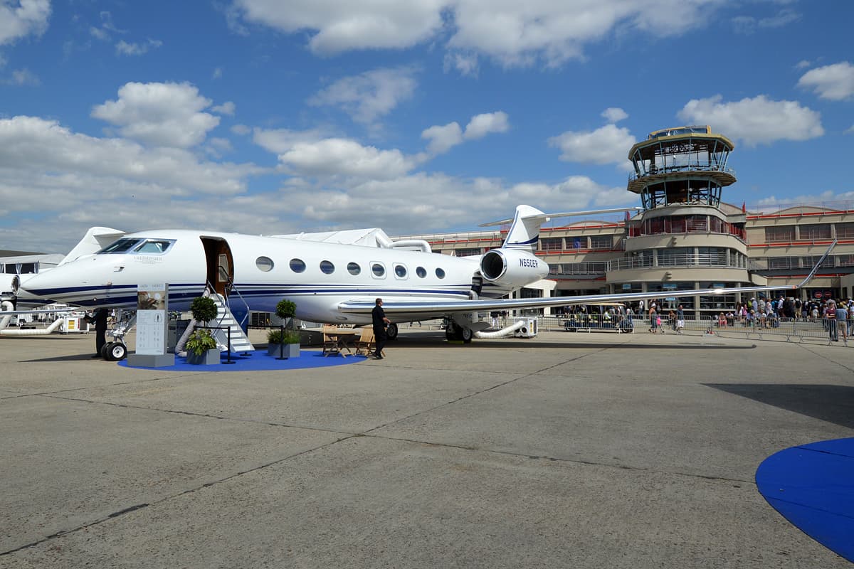 A Gulfstream G650 on static display at the Paris Air Show, Le Bourget, with its airstair down.