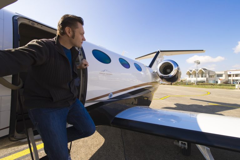 How to Become an Aircraft Broker and Start Your Business? - AircraftBrokerCourse.com | Powered ...